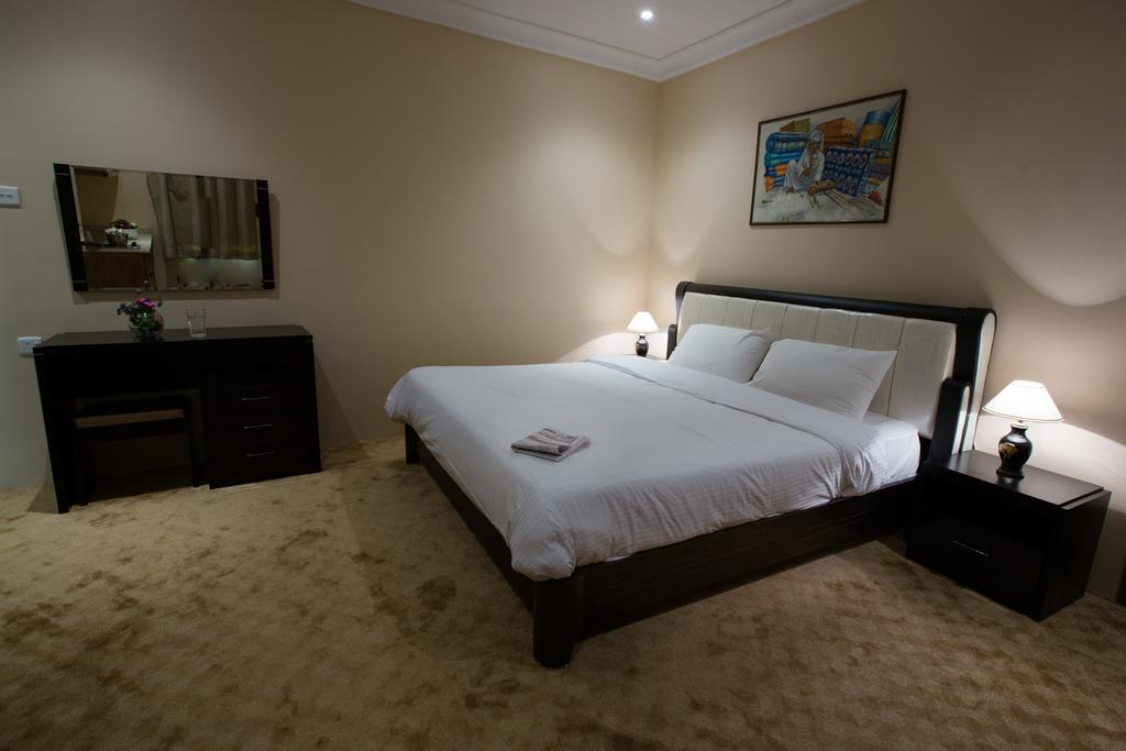 Sara Plaza (Adults Only) Aparthotel Kuwait City Ruang foto