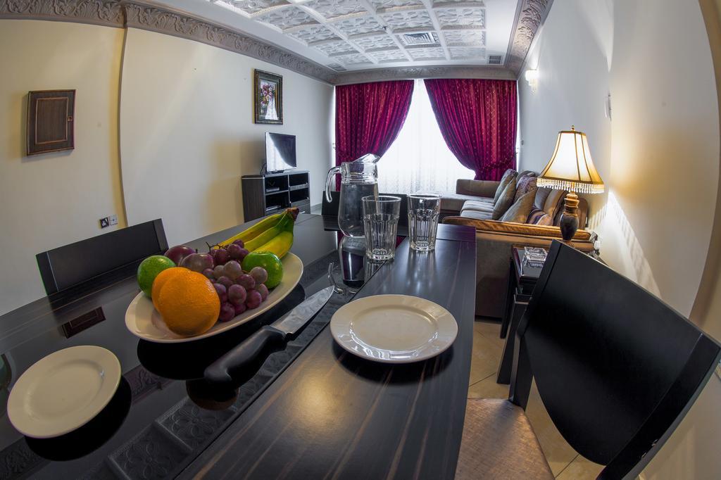 Sara Plaza (Adults Only) Aparthotel Kuwait City Ruang foto