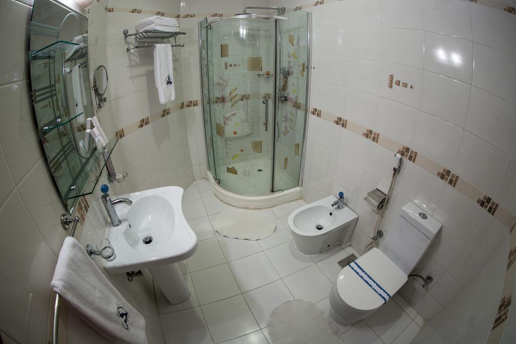 Sara Plaza (Adults Only) Aparthotel Kuwait City Ruang foto