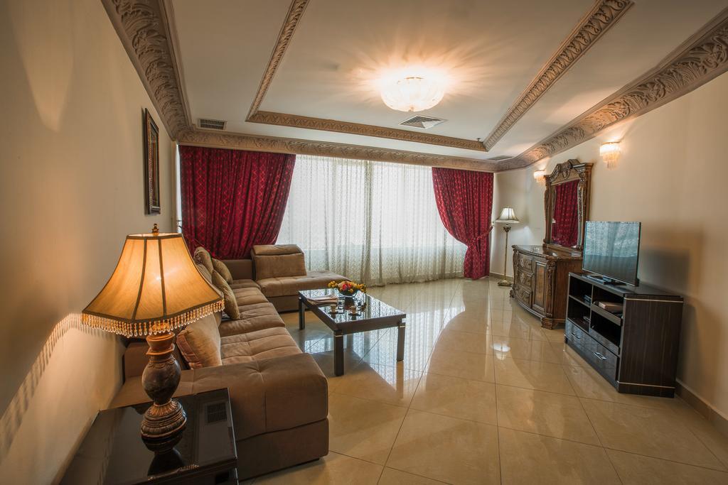 Sara Plaza (Adults Only) Aparthotel Kuwait City Ruang foto