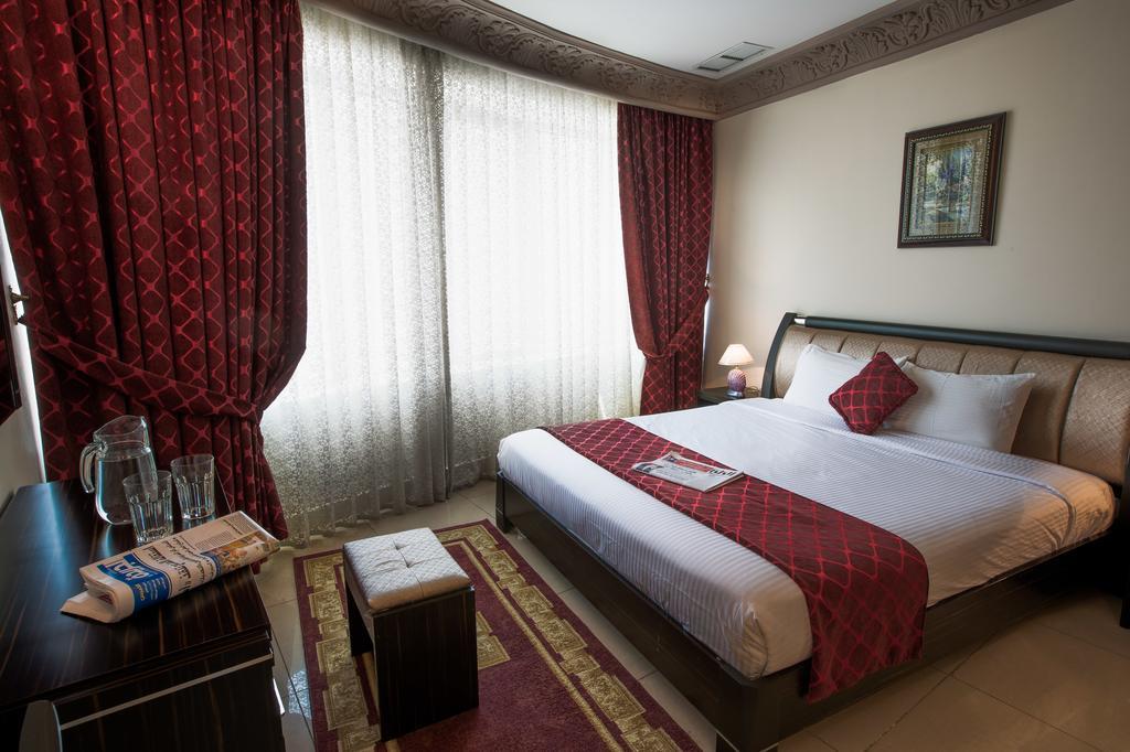 Sara Plaza (Adults Only) Aparthotel Kuwait City Ruang foto